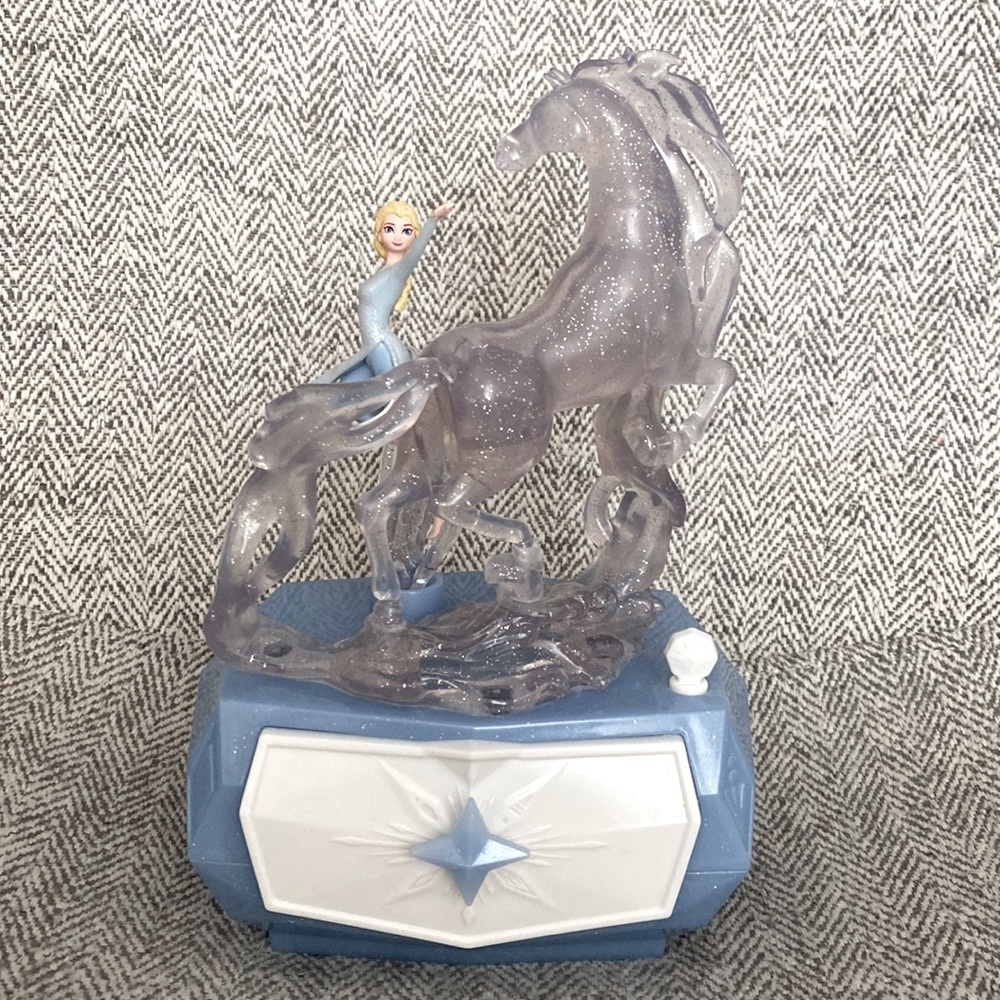 Disney Frozen 2 Elsa & Water Nokk Jewelry Box with Snowflake Ring